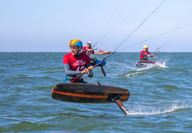 kitefoiling